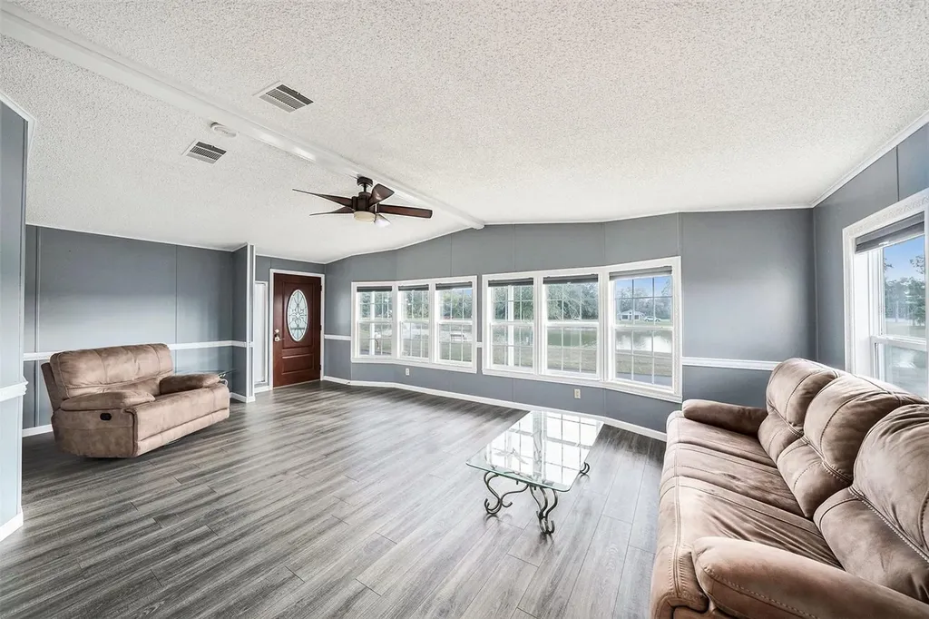 37617 Amigo Drive Zephyrhills FL 33541