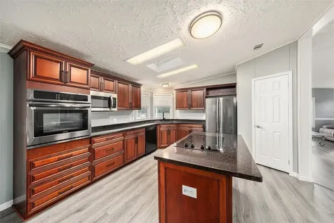 37617 Amigo Drive Zephyrhills FL 33541