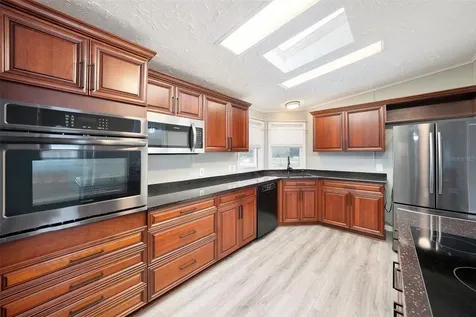 37617 Amigo Drive Zephyrhills FL 33541