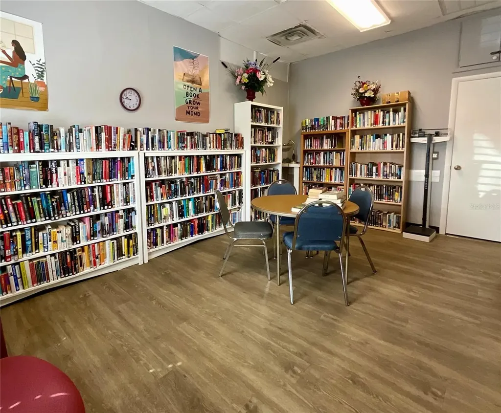 10004 Tulip Street N Pinellas Park FL 33782