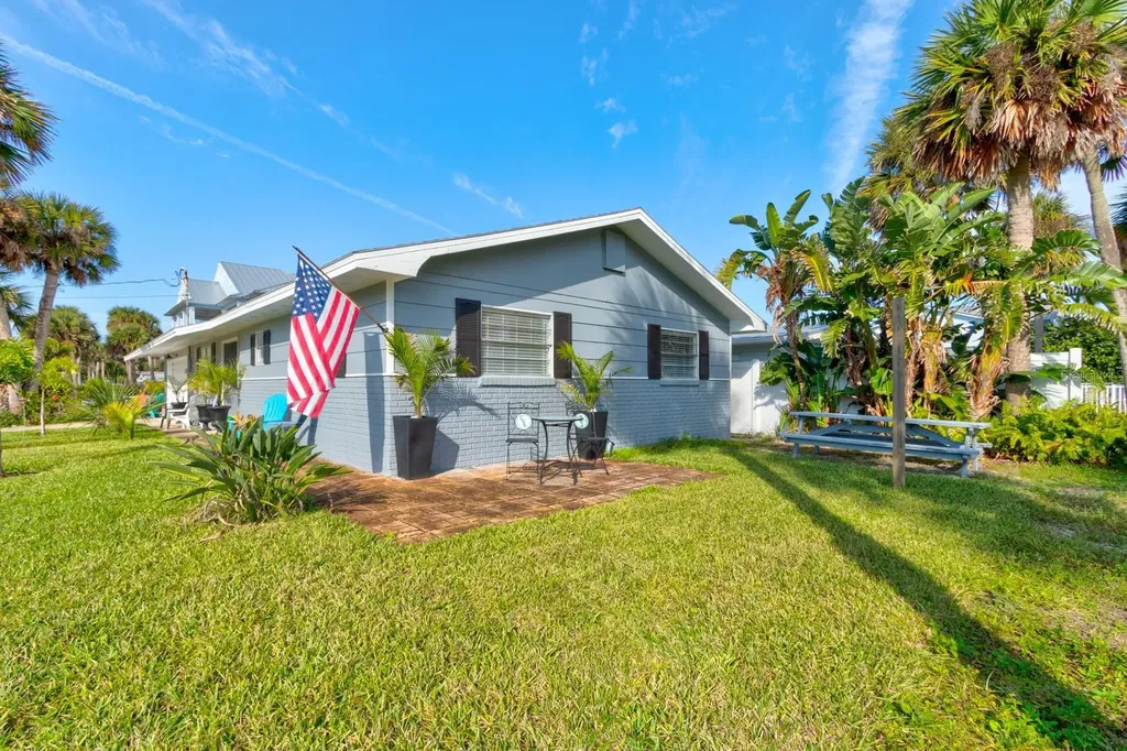 922 Locust Street New Smyrna Beach FL 32169