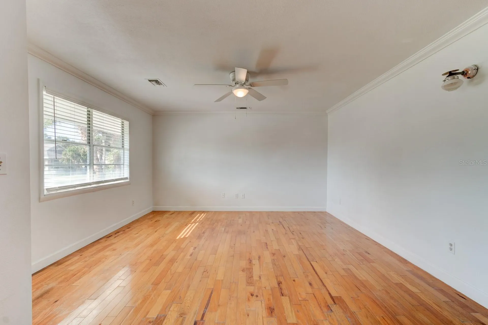 922 Locust Street New Smyrna Beach FL 32169