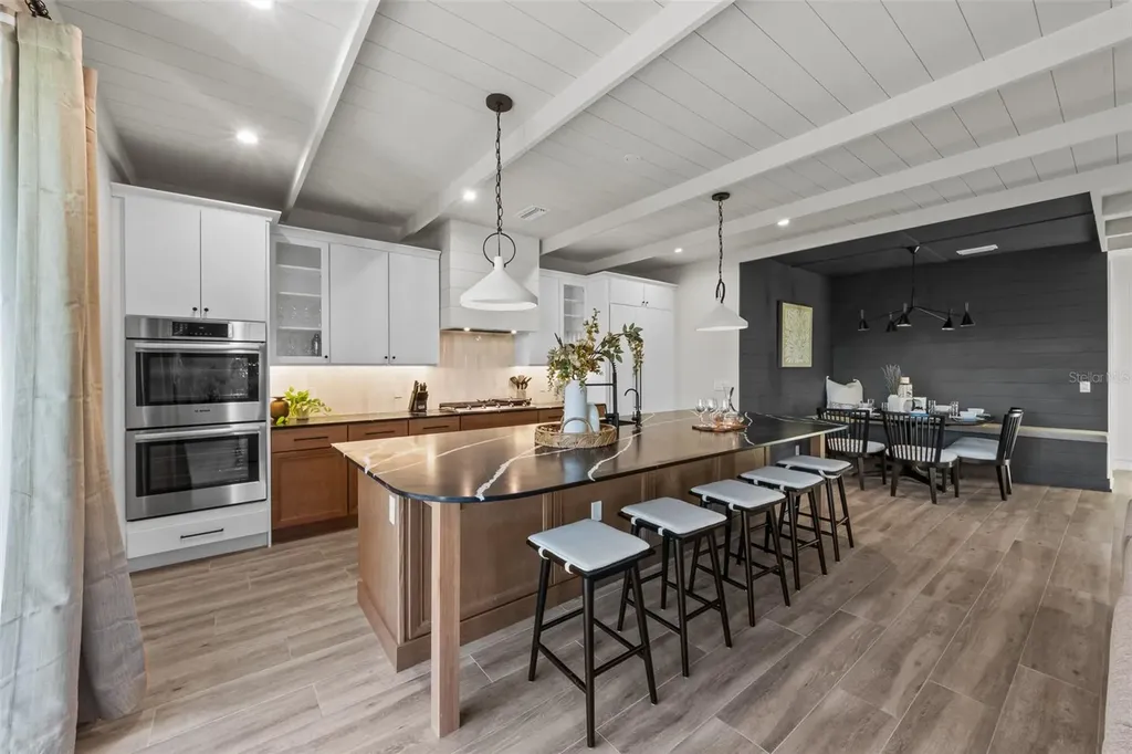 150 Grant Drive Sarasota FL 34236