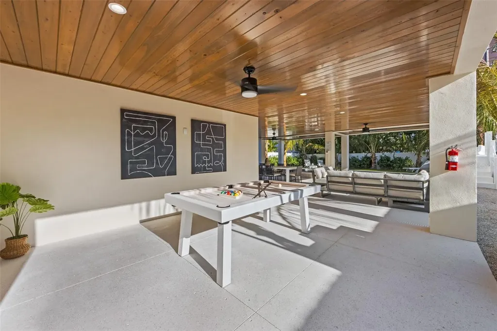 150 Grant Drive Sarasota FL 34236