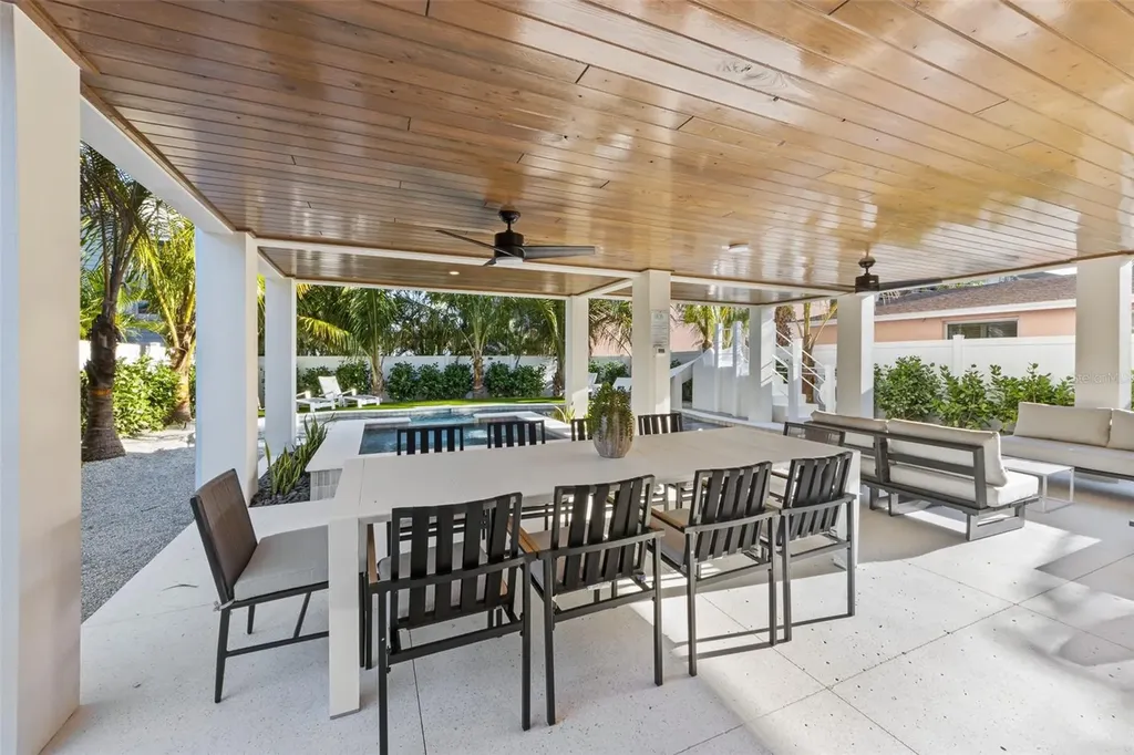150 Grant Drive Sarasota FL 34236
