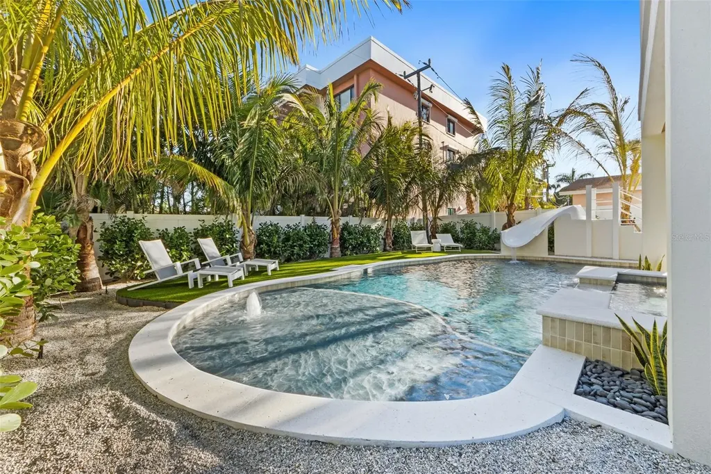 150 Grant Drive Sarasota FL 34236