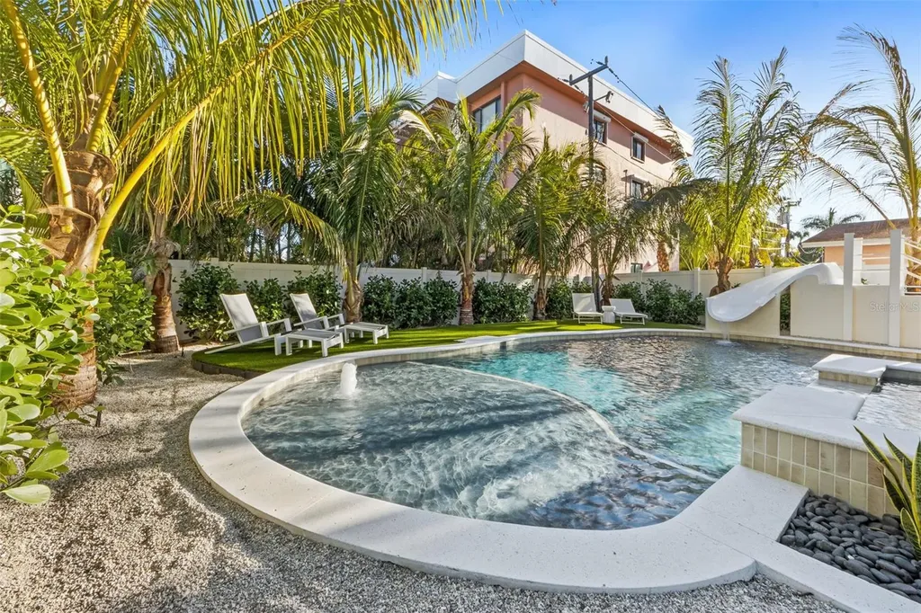 150 Grant Drive Sarasota FL 34236