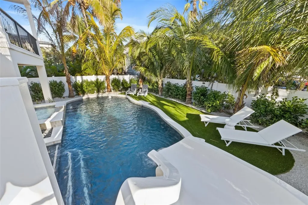 150 Grant Drive Sarasota FL 34236