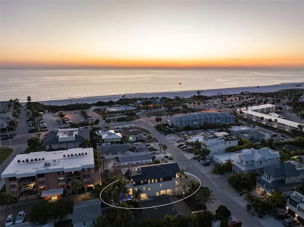 150 Grant Drive Sarasota FL 34236