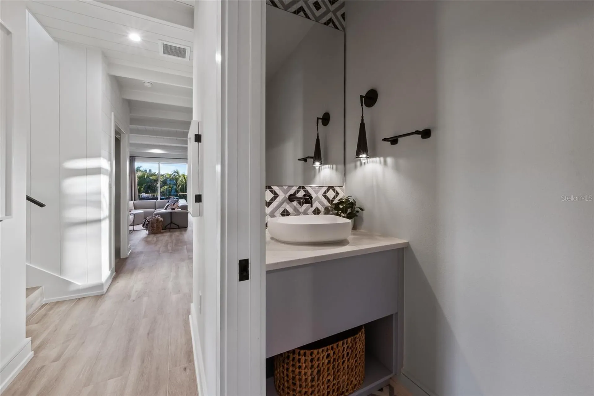 150 Grant Drive Sarasota FL 34236