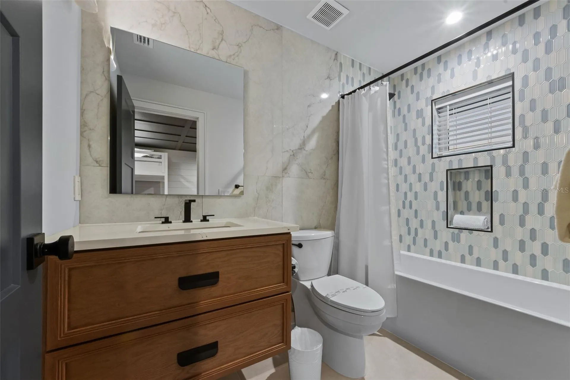 150 Grant Drive Sarasota FL 34236