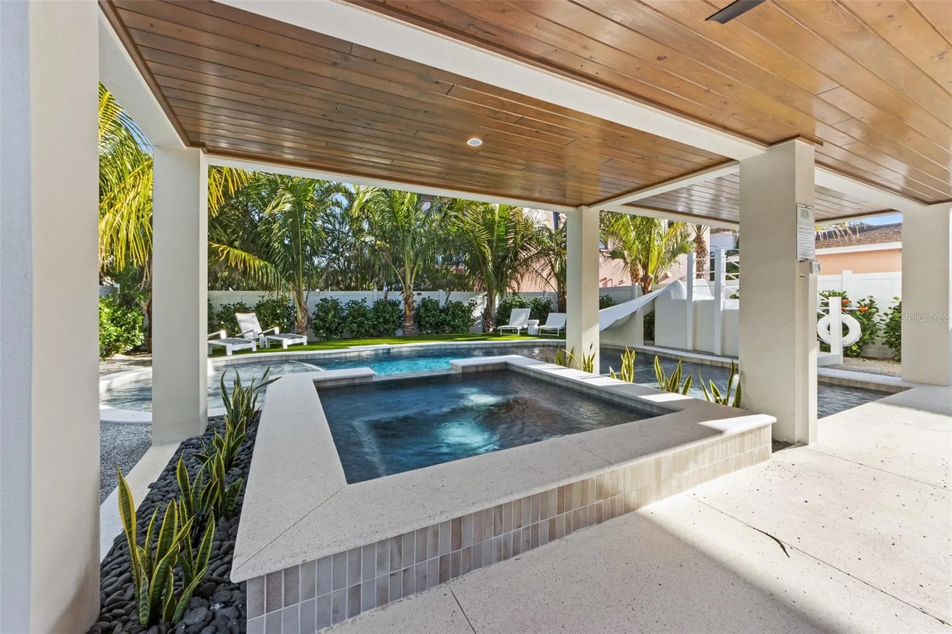 150 Grant Drive Sarasota FL 34236