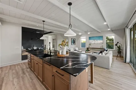150 Grant Drive Sarasota FL 34236