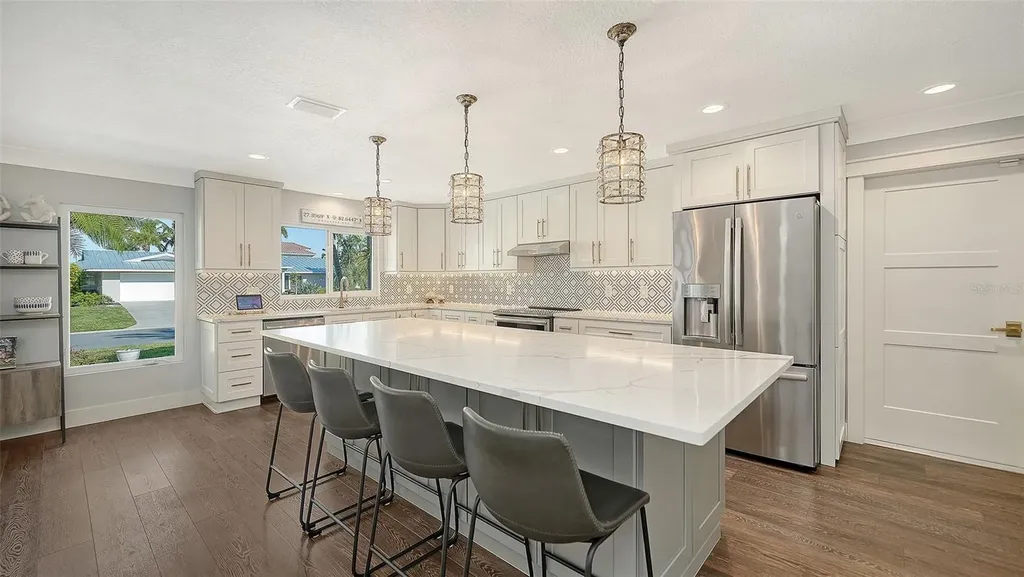 1050 Bogey Lane Longboat Key FL 34228