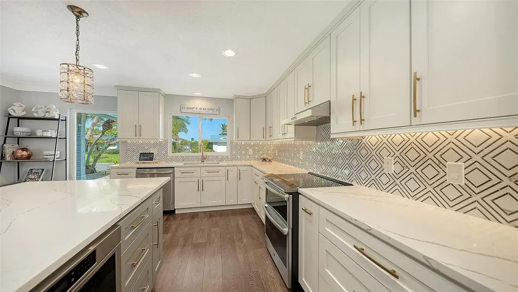 1050 Bogey Lane Longboat Key FL 34228