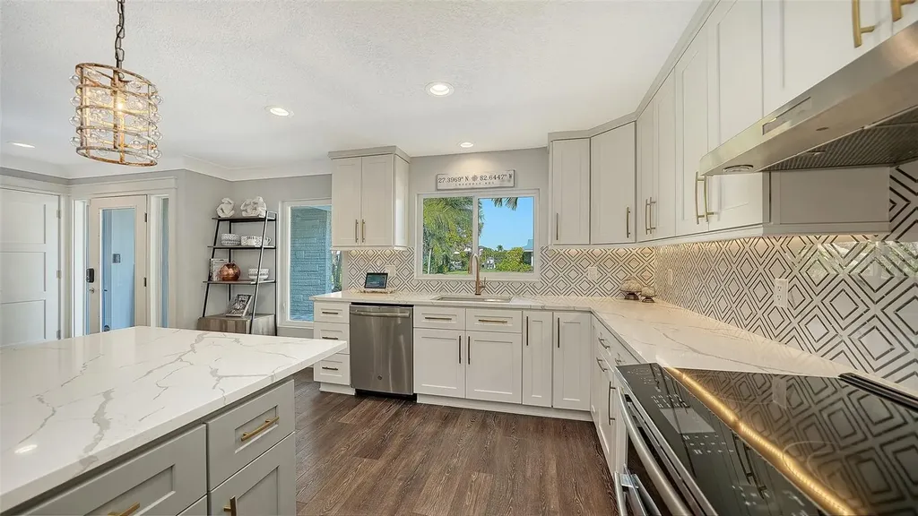 1050 Bogey Lane Longboat Key FL 34228