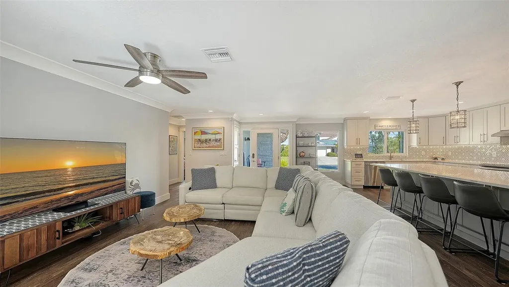 1050 Bogey Lane Longboat Key FL 34228