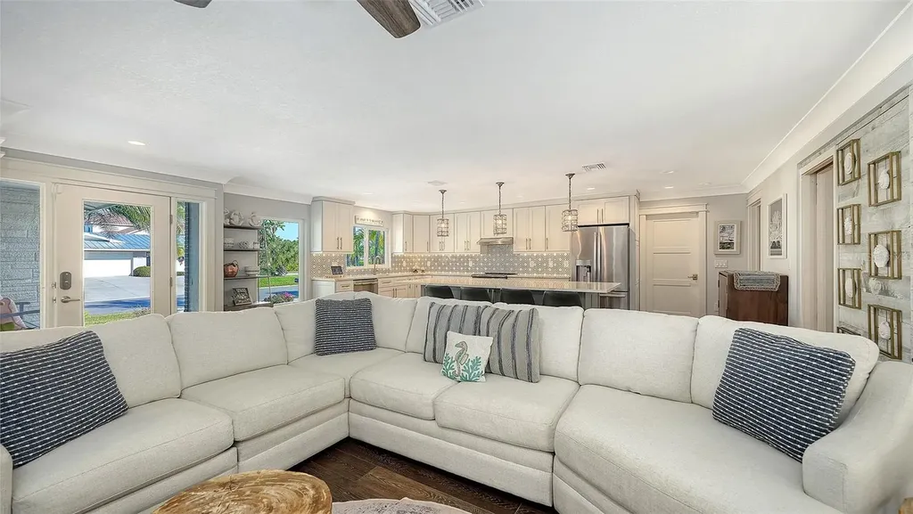 1050 Bogey Lane Longboat Key FL 34228