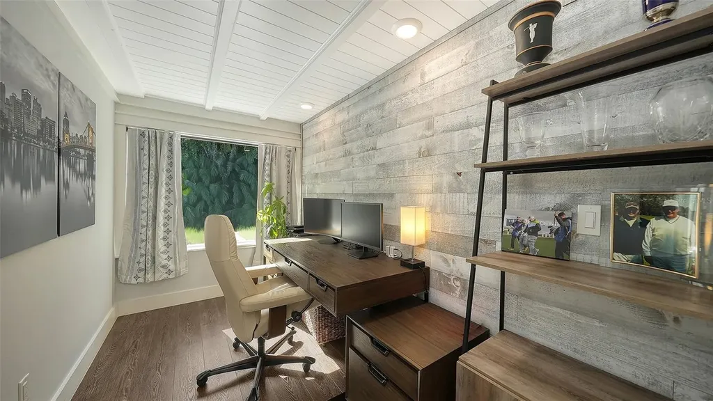 1050 Bogey Lane Longboat Key FL 34228