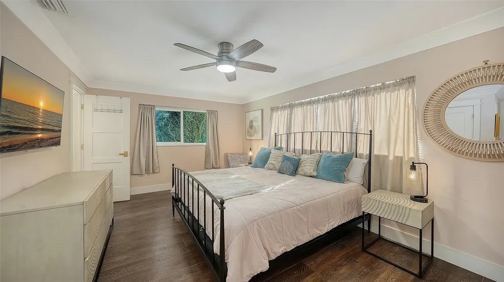 1050 Bogey Lane Longboat Key FL 34228
