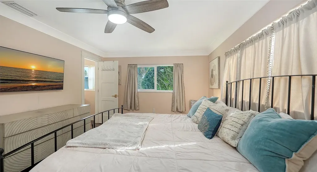 1050 Bogey Lane Longboat Key FL 34228