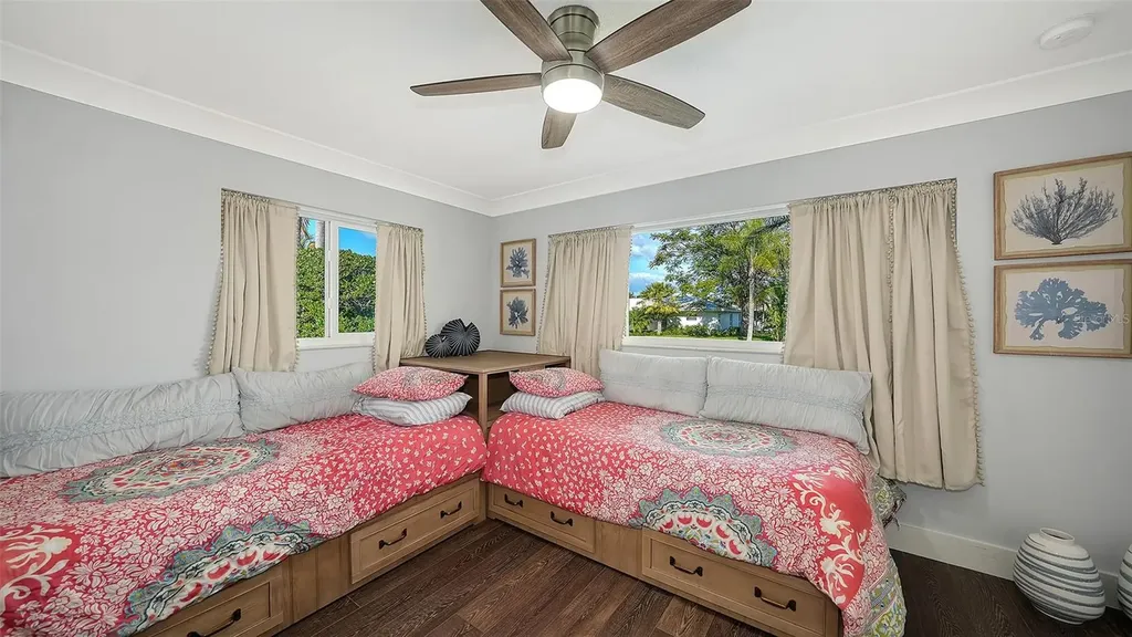 1050 Bogey Lane Longboat Key FL 34228