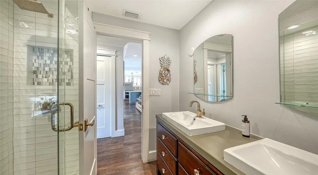 1050 Bogey Lane Longboat Key FL 34228