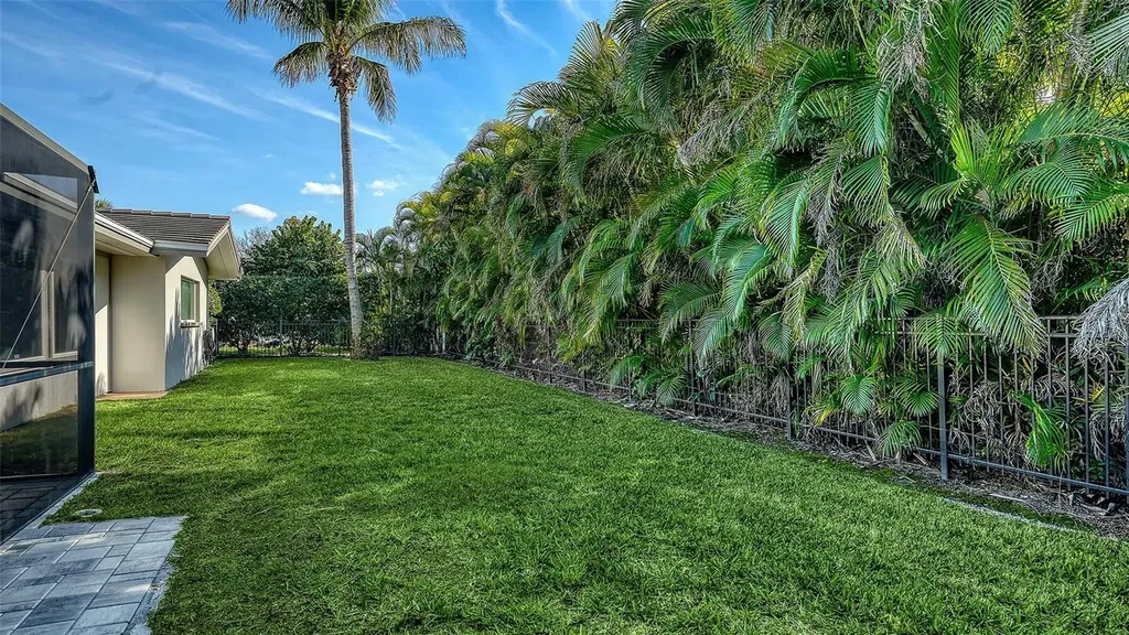 1050 Bogey Lane Longboat Key FL 34228