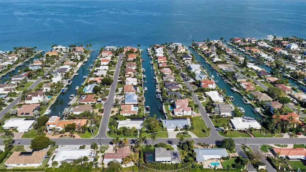 1050 Bogey Lane Longboat Key FL 34228