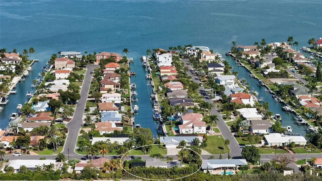 1050 Bogey Lane Longboat Key FL 34228
