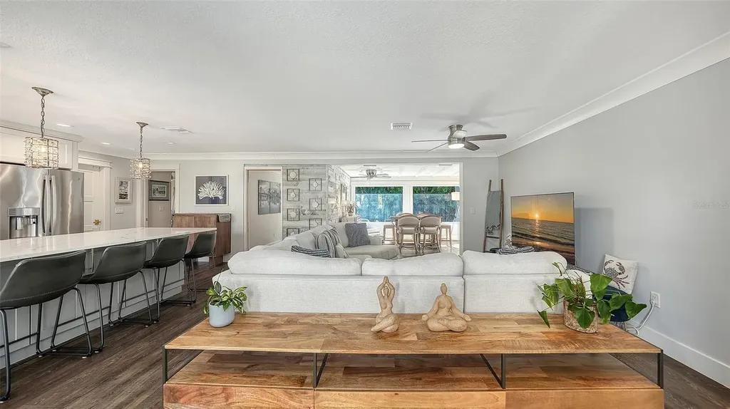 1050 Bogey Lane Longboat Key FL 34228