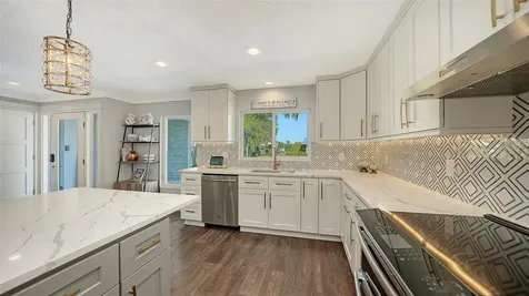 1050 Bogey Lane Longboat Key FL 34228