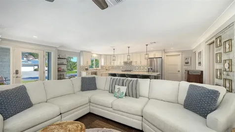 1050 Bogey Lane Longboat Key FL 34228