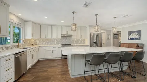 1050 Bogey Lane Longboat Key FL 34228
