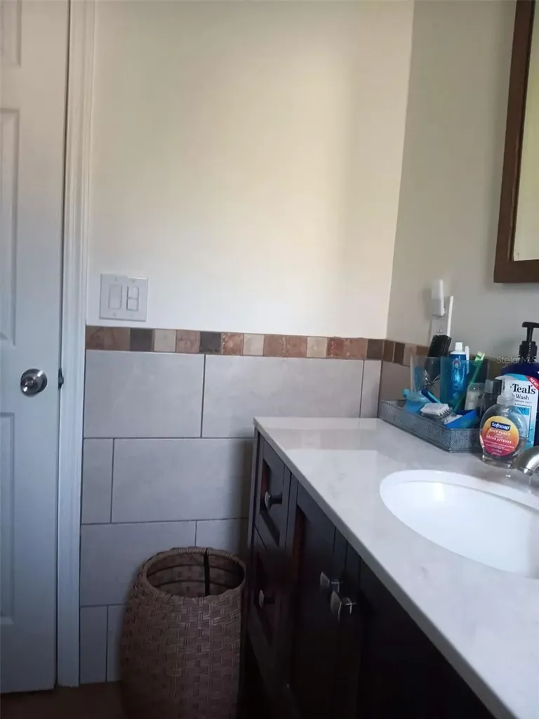 4245 Edgewater Drive Orlando FL 32804