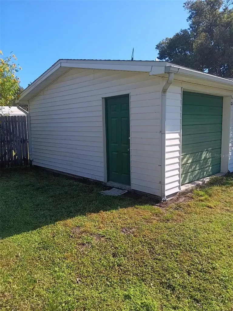 4245 Edgewater Drive Orlando FL 32804