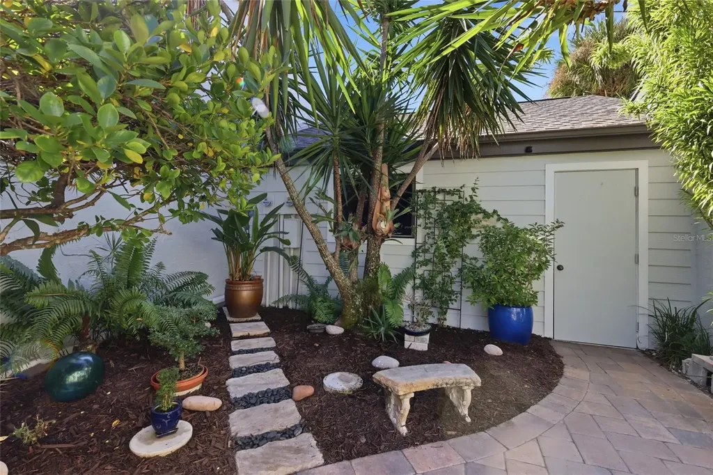 4367 Woodmans Chart Sarasota FL 34235