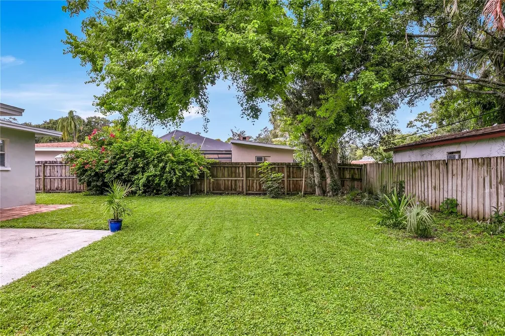 4105 W Oakellar Avenue Tampa FL 33611