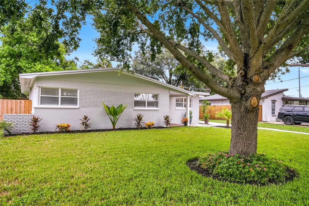 4105 W Oakellar Avenue Tampa FL 33611