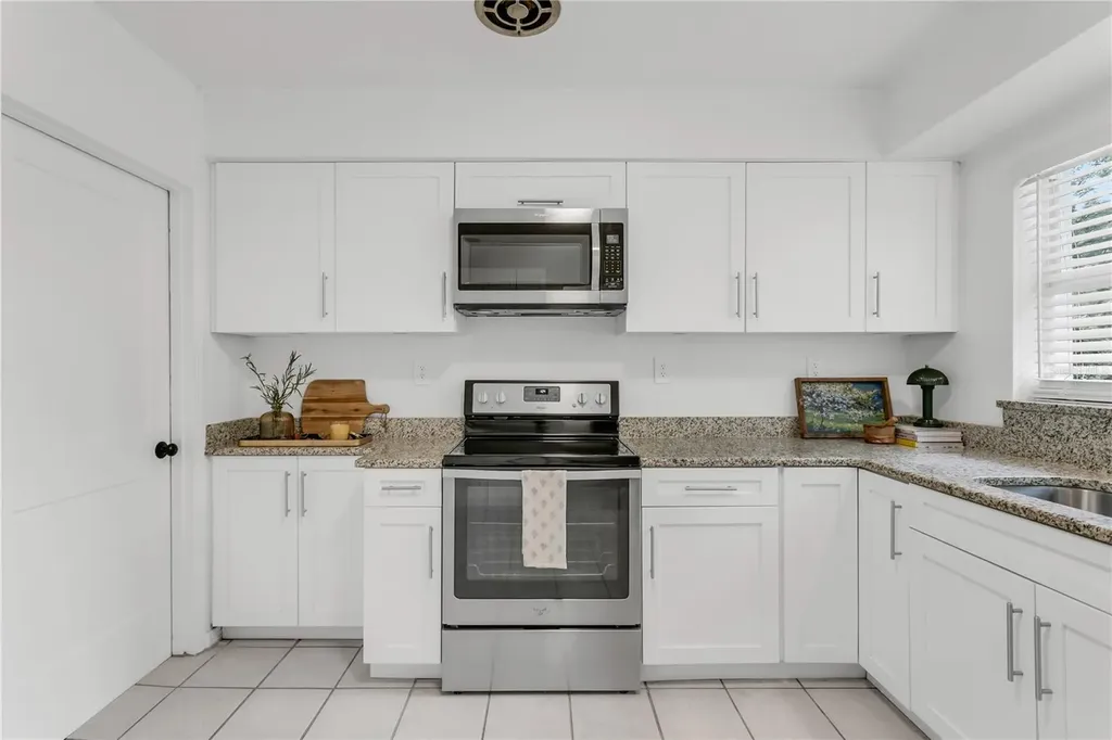 4105 W Oakellar Avenue Tampa FL 33611