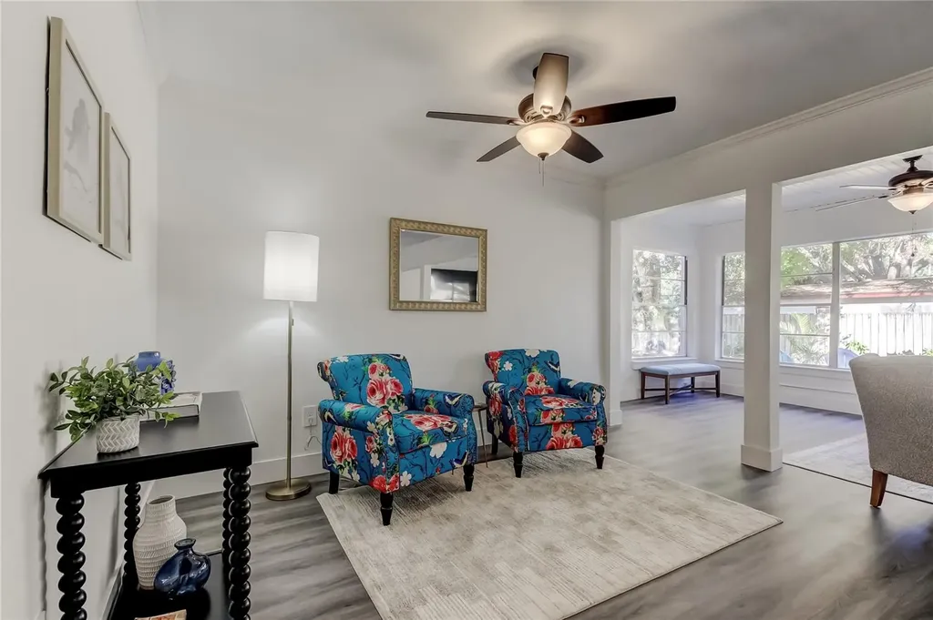 4105 W Oakellar Avenue Tampa FL 33611