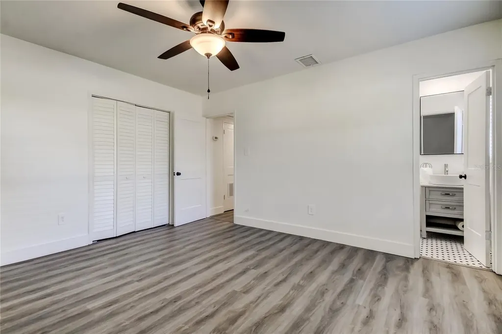 4105 W Oakellar Avenue Tampa FL 33611