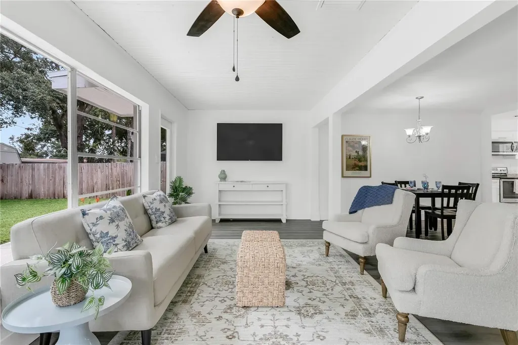 4105 W Oakellar Avenue Tampa FL 33611
