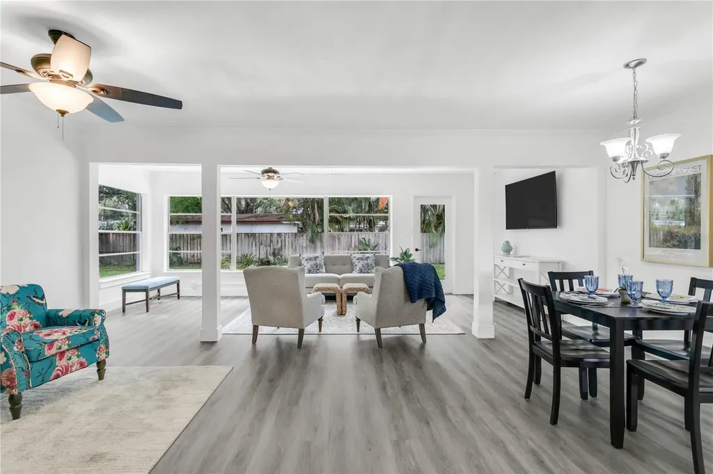 4105 W Oakellar Avenue Tampa FL 33611
