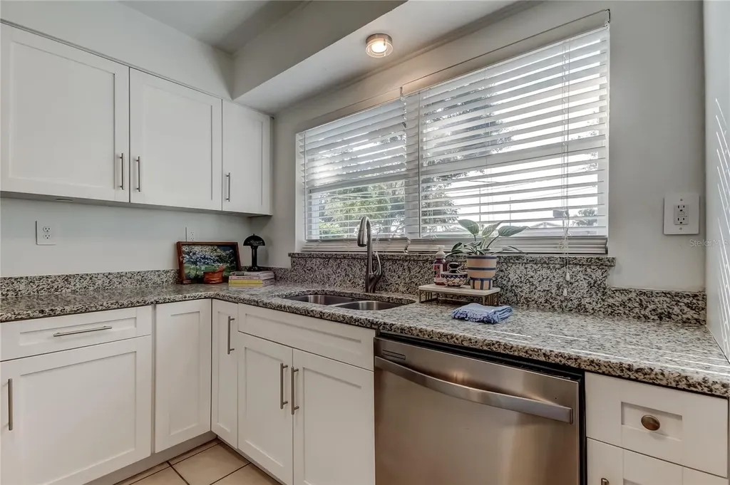 4105 W Oakellar Avenue Tampa FL 33611