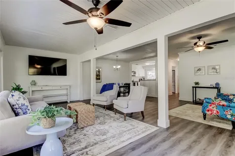 4105 W Oakellar Avenue Tampa FL 33611