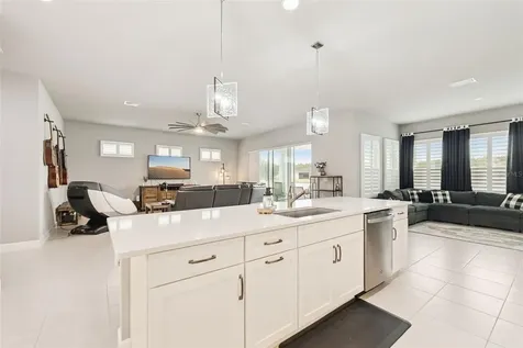 569 Mosaic Boulevard Daytona Beach FL 32124