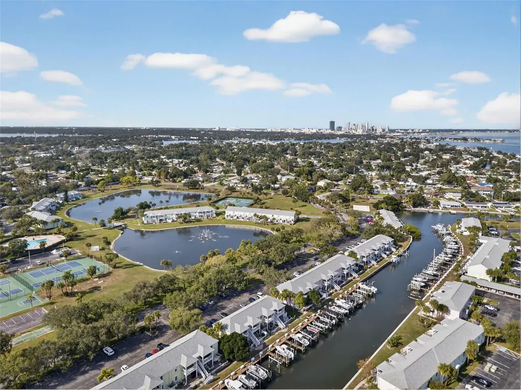 4872 Beach Drive SE St Petersburg FL 33705
