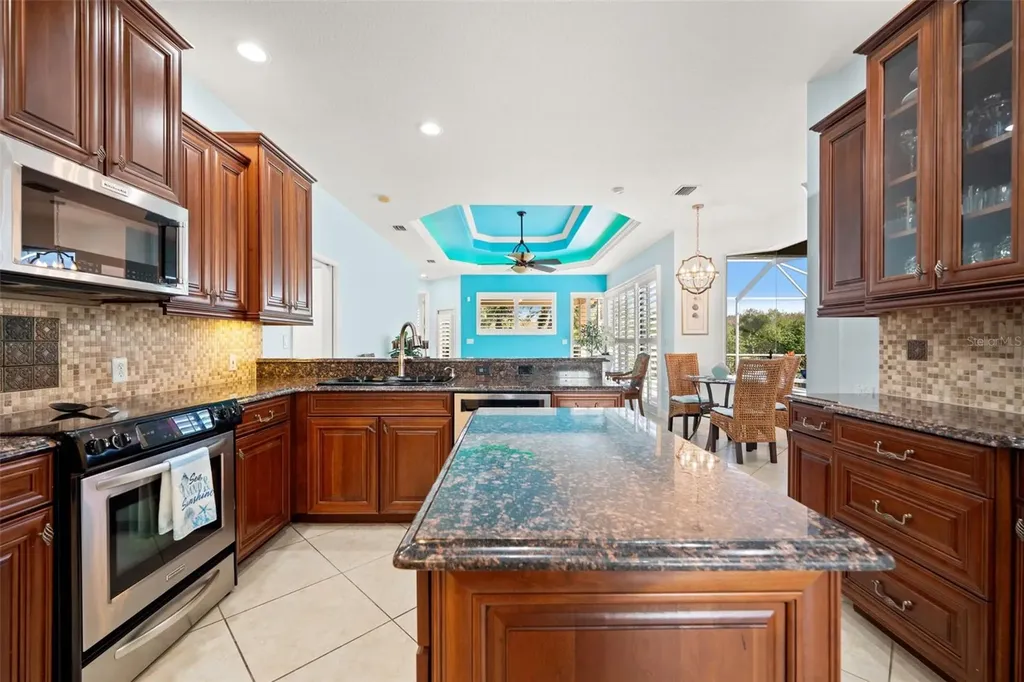 6882 Tailfeather Way Bradenton FL 34203