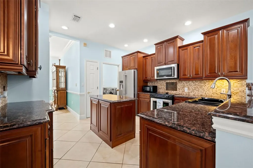 6882 Tailfeather Way Bradenton FL 34203